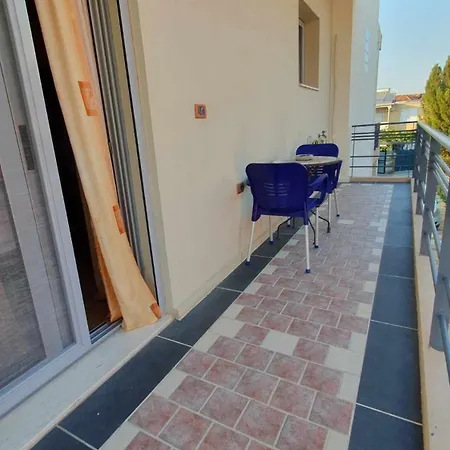 Licenji Apartment *